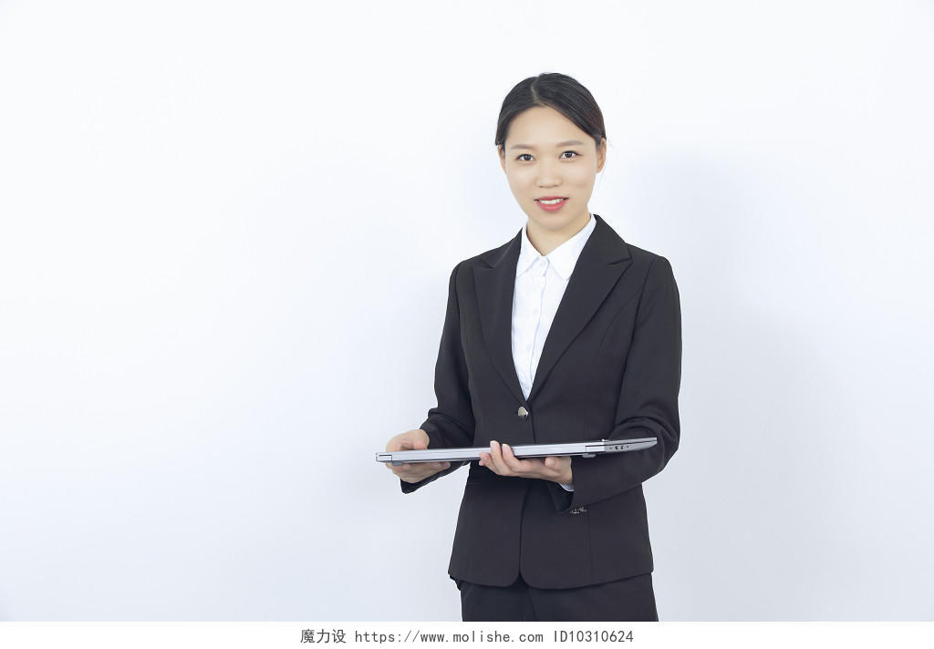 商务女性白色背景抱着电脑形象照